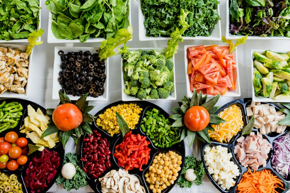 Frische, vollwertige Lebensmittel einer mediterranen Ernährung
